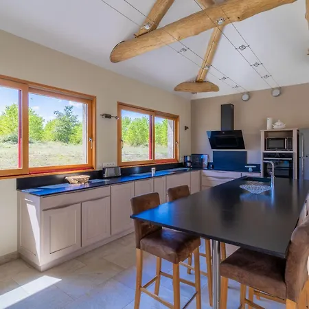 Prázdninový dům Familial Avec Piscine Privee, Proche D'angers Et Du Zoo De La Fleche - Fr-1-622-65 *