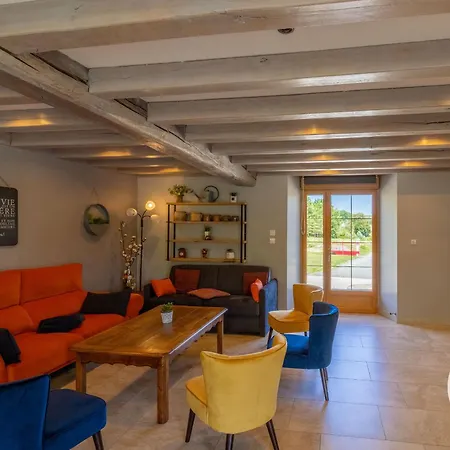 Familial Avec Piscine Privee, Proche D'angers Et Du Zoo De La Fleche - Fr-1-622-65 Baugé