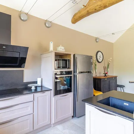 Prázdninový dům Familial Avec Piscine Privee, Proche D'angers Et Du Zoo De La Fleche - Fr-1-622-65 *