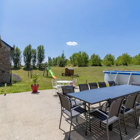 Familial Avec Piscine Privée, Proche D'angers Et Du Zoo De La Flèche - Fr-1-622-65 * Baugé