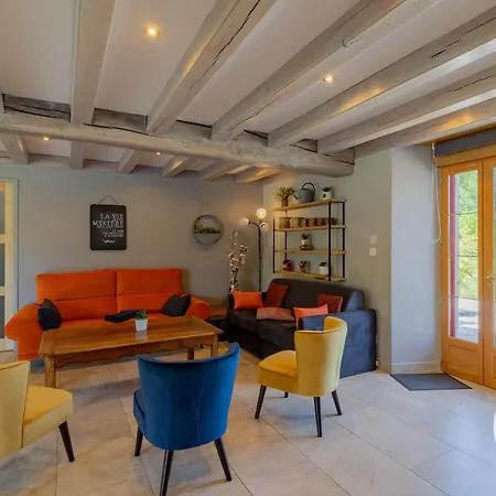 Familial Avec Piscine Privée, Proche D'angers Et Du Zoo De La Flèche - Fr-1-622-65 * Baugé