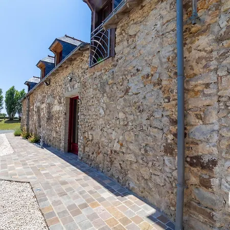Casa de Férias Familial Avec Piscine Privee, Proche D'angers Et Du Zoo De La Fleche - Fr-1-622-65 *